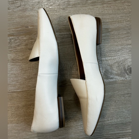 Banana Republic Textured Pointed Toe Loafer Flats in Ivory White, Size 10 - Picture 5 of 6